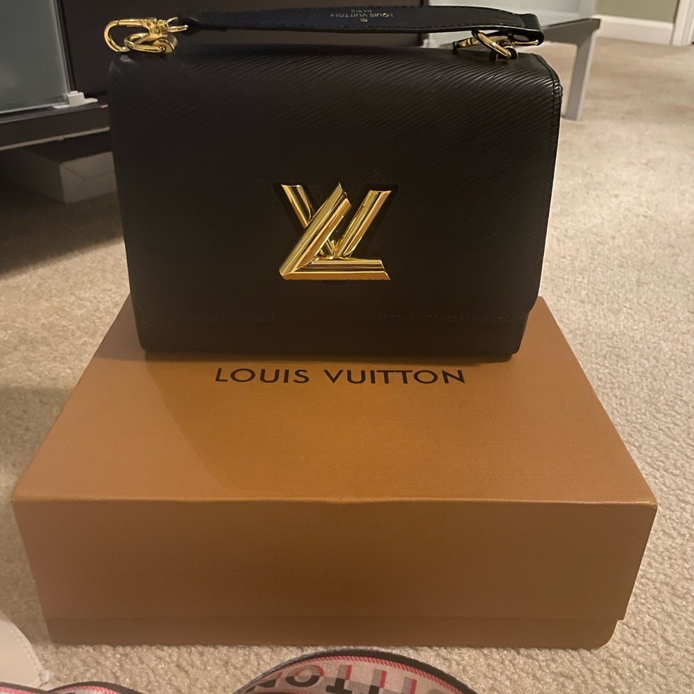 Louis Vuitton Twist MM handbag